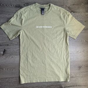 H&M Be Kind to the Bees Graphic Tee Loose Fit Green XS